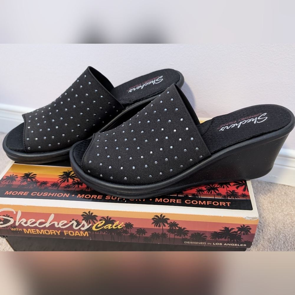 Skechers Women's Wedge Sandals Rumblers - Picture 2 of 9